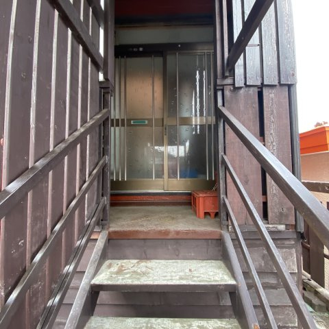 セトル若山のロビー