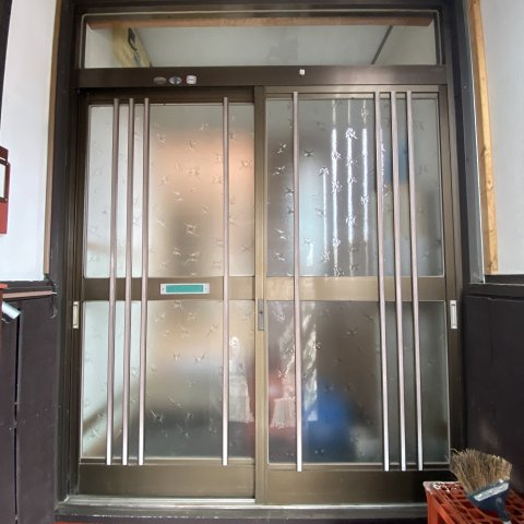 セトル若山のエントランス