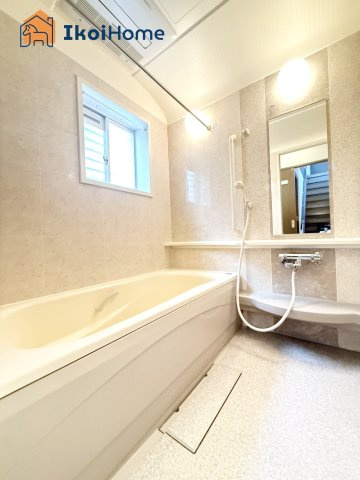 神戸市西区竹の台3丁目　中古戸建　リフォーム済の浴室|●年中無休：当日予約可●1坪タイプの広々したユニットバスになります。浴室暖房乾燥機もついています。