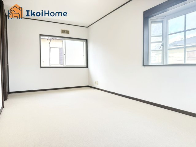 神戸市西区竹の台3丁目　中古戸建　リフォーム済の子供部屋|洋室9帖になります。3面採光で陽当たり良好です。