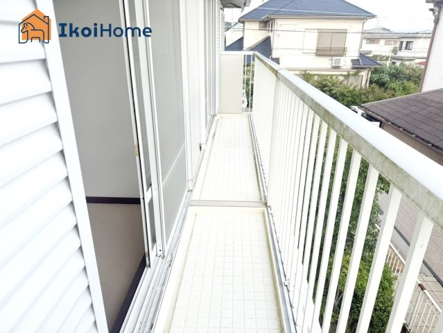 神戸市西区竹の台3丁目　中古戸建　リフォーム済のバルコニー|●年中無休：当日予約可●南東向きバルコニー。屋根は８～万円バルコニー設置できます。
