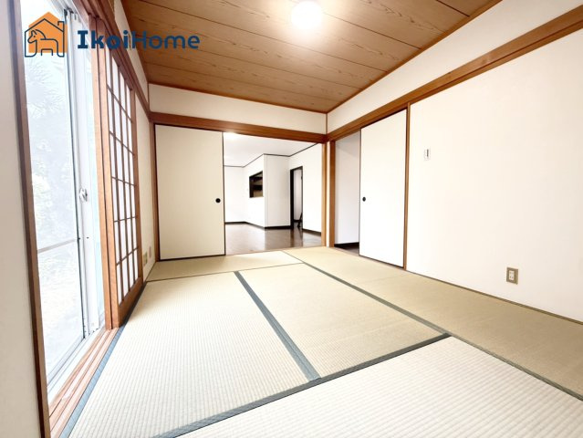 神戸市西区竹の台3丁目　中古戸建　リフォーム済の内装|1階和室6帖になります。リビングに隣室していますので、便利にお使いいただけます。