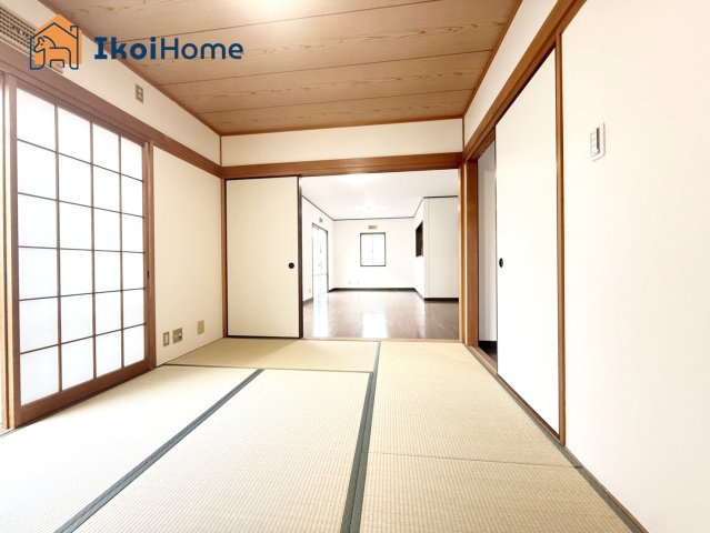 神戸市西区竹の台3丁目　中古戸建　リフォーム済の内装|●年中無休：当日予約可●収納スペースも広い和室空間は非常に便利で、お子様も安心して遊べます。