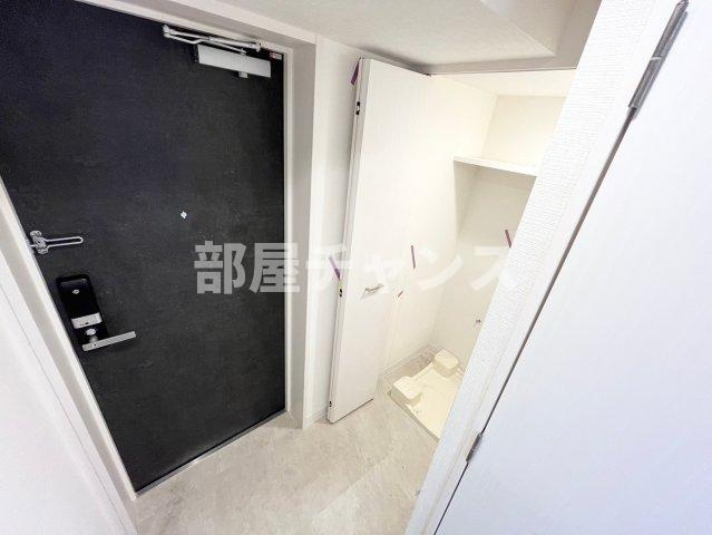 エスリード新栄マルスの玄関
