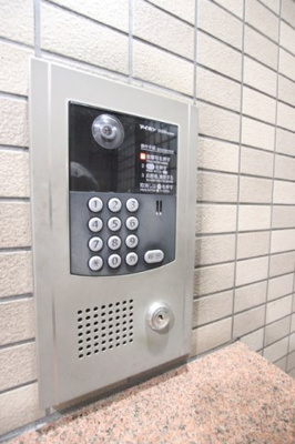 安心安全のオートロック付きマンションです◎