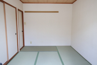 南向きで日当たり良好　和室６帖