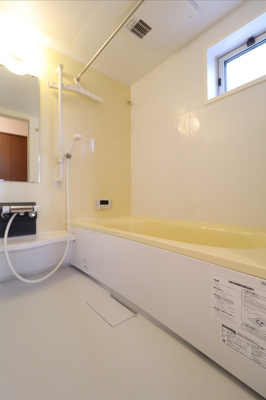 【浴室】 | セーフハウス | ゆったり入れる一坪風呂です。