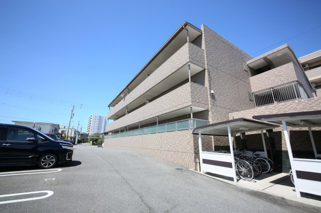 ボヌールの駐車場