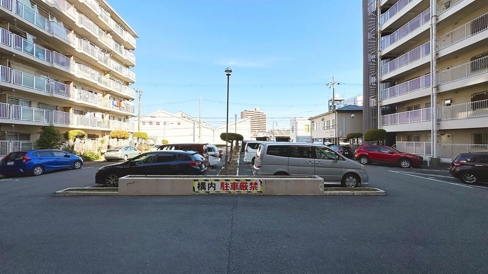 ファースト香里園ハイツの駐車場|敷地内駐車場■物件内覧・資金計画相談・住宅ローン相談、リフォーム相談、お問合せ受付中■
※当日・翌日のご内覧、ご相談はお電話でのお問合せがスムーズです！