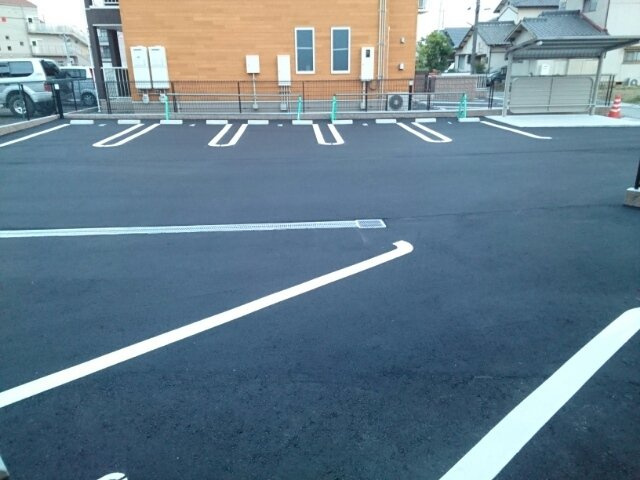アジェラートⅡの駐車場