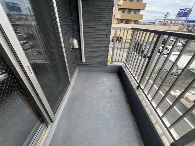 タップ　アルファＢのバルコニー