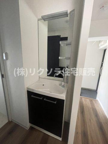 香里三井団地A13棟の独立洗面台|■物件内覧・資金計画相談・住宅ローン相談、リフォーム相談、お問合せ受付中■
※当日・翌日のご内覧、ご相談はお電話でのお問合せがスムーズです！