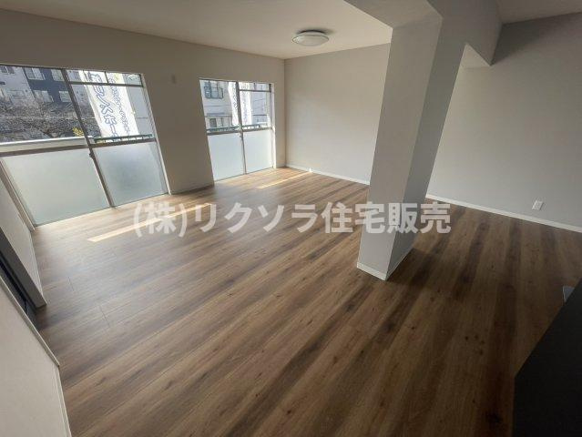 香里三井団地A13棟のダイニング|リビング22.0帖
■物件内覧・資金計画相談・住宅ローン相談、リフォーム相談、お問合せ受付中■
※当日・翌日のご内覧、ご相談はお電話でのお問合せがスムーズです！