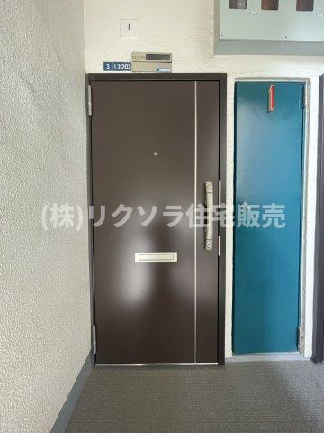 香里三井団地A13棟の玄関|■物件内覧・資金計画相談・住宅ローン相談、リフォーム相談、お問合せ受付中■
※当日・翌日のご内覧、ご相談はお電話でのお問合せがスムーズです！