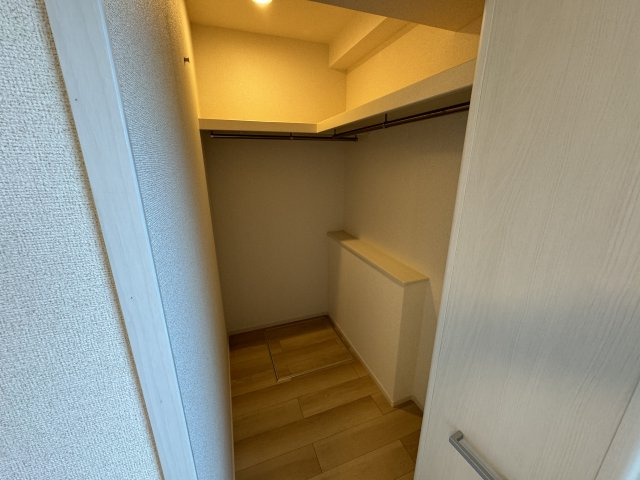ひまわりの収納|ウォークインクローゼット