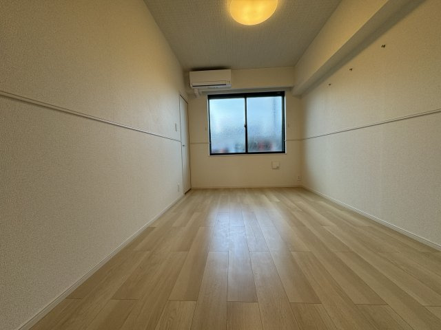 ひまわりの洋室