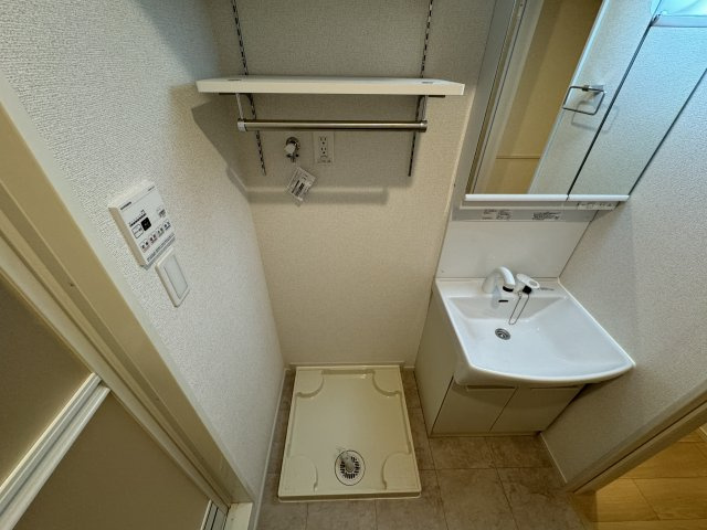 ひまわりの内装|室内洗濯機置場