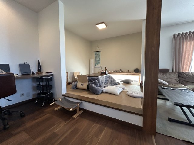 太田市新田上田中町の居間・リビング