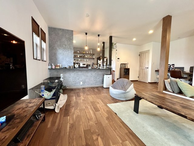 太田市新田上田中町の居間・リビング