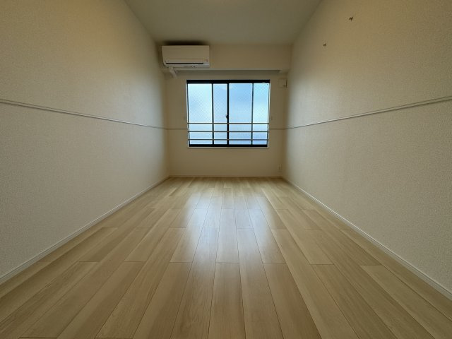 ひまわりの寝室|洋室