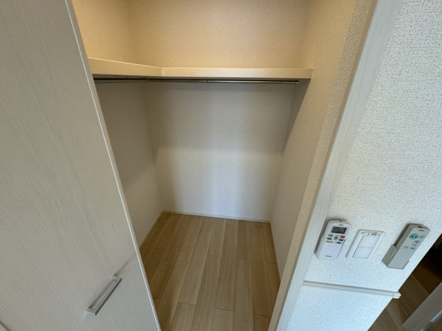 ひまわりの収納|ウォークインクローゼット