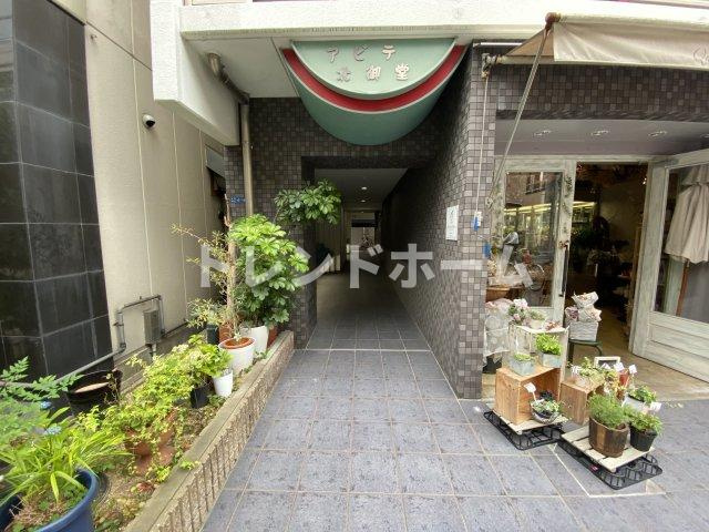 アビテ北御堂のエントランス|選べる家電プランあり！！