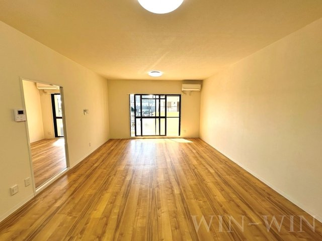 胡蝶羽根井の居間・リビング