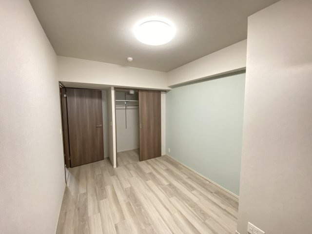 ☆成約☆プレミスト小山ステーションレジデンスの洋室|西側