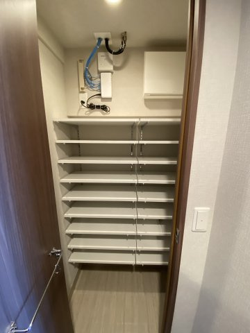 ☆成約☆プレミスト小山ステーションレジデンスの玄関|シューズボックス