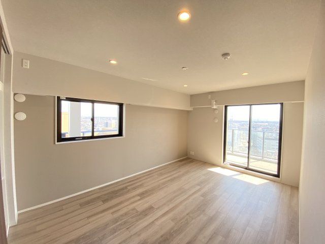 ☆成約☆プレミスト小山ステーションレジデンスの洋室|東側