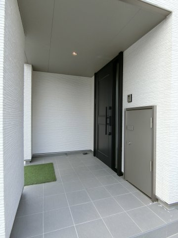 エムズガーデン福米東の玄関