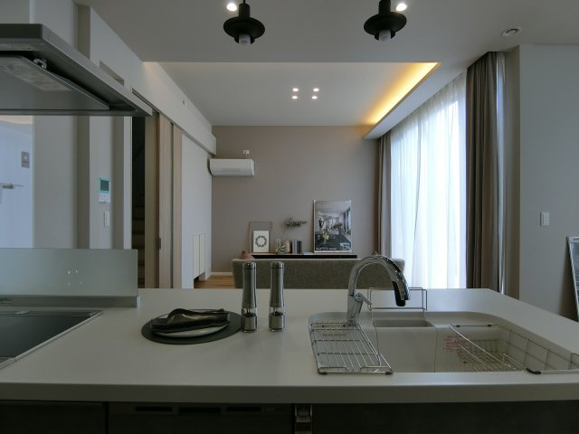 エムズガーデン福米東の居間・リビング