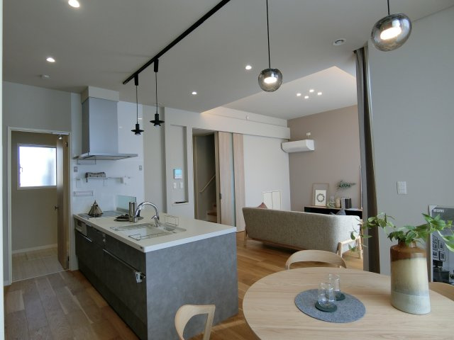 エムズガーデン福米東の居間・リビング