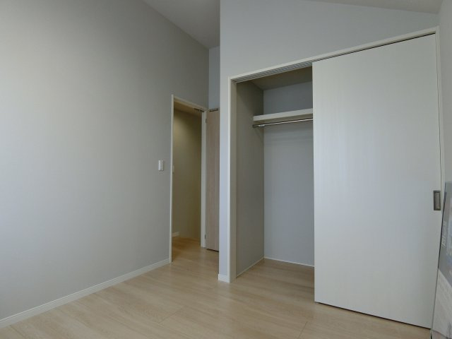 エムズガーデン福米東の洋室