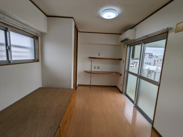 エミネンス西町の洋室
