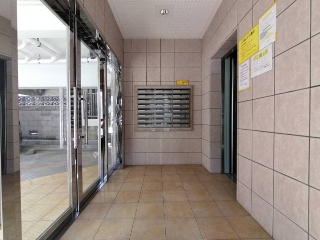 エミネンス西町のエントランス