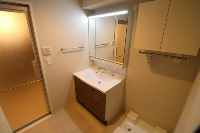 GRAND SOLEILの洗面所|洗面室 三面鏡洗面台