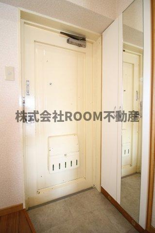 第7年見マンションのエントランス|建物の内部です