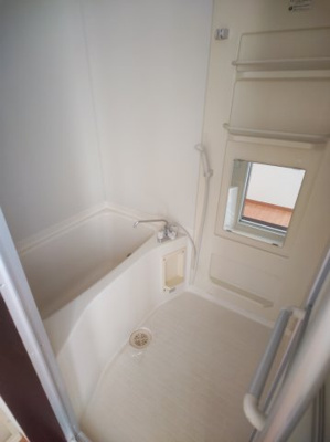 【浴室】 | ウッディ・ナウ