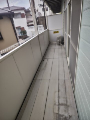 【バルコニー】 | ウッディ・ナウ | 外からの目が気にならないバルコニーで洗濯物が干せます