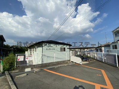 【駐車場】 | ウッディ・ナウ | 車をお持ちの方に嬉しい駐車場付きの物件です