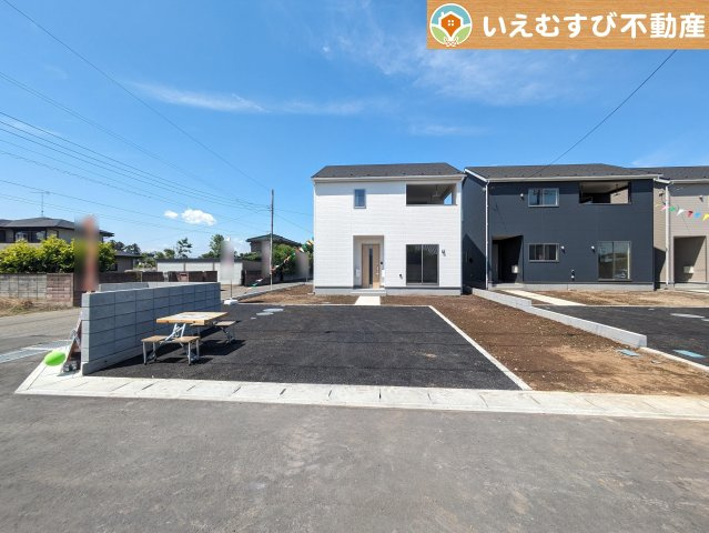 Cradle garden　寄居町用土第3の駐車場|2台駐車可能なスペース完備
しっかり舗装してある駐車スペースで天気が悪く足元が悪い日でも乗り降りしやすい♪