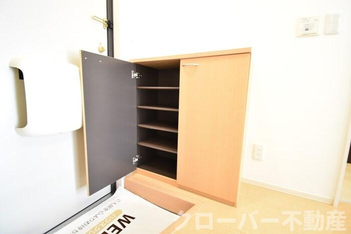 ベルシャトル C棟の収納|シューズボックス