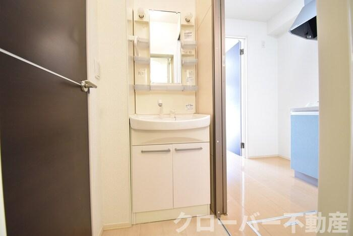 ベルシャトル C棟の独立洗面台|洗髪洗面化粧台