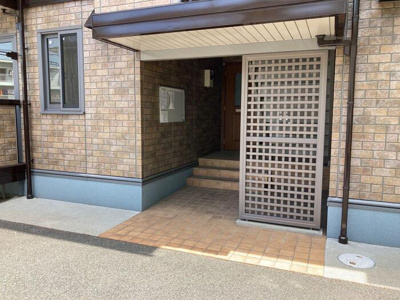 【エントランス】 | コンフォートヴィラ | 落ち着いたエントランスです