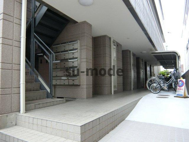 メゾンエルアンドジョイのエントランス