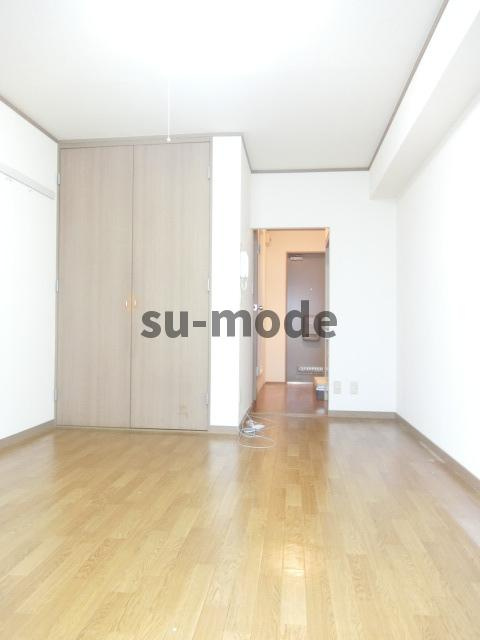 メゾンエルアンドジョイの寝室