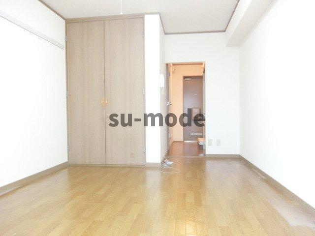 メゾンエルアンドジョイの寝室