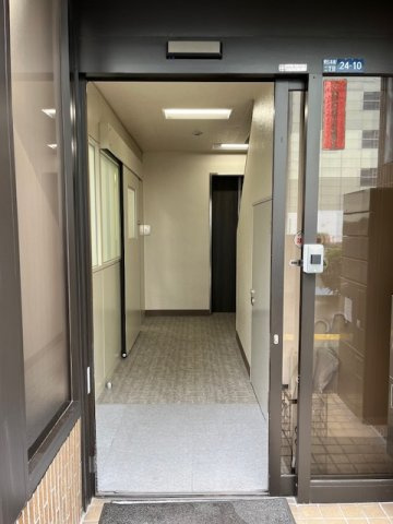 神戸ビルのエントランス