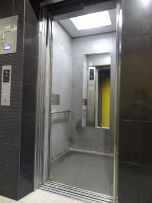 【エントランス】 | エンポリアム長尾